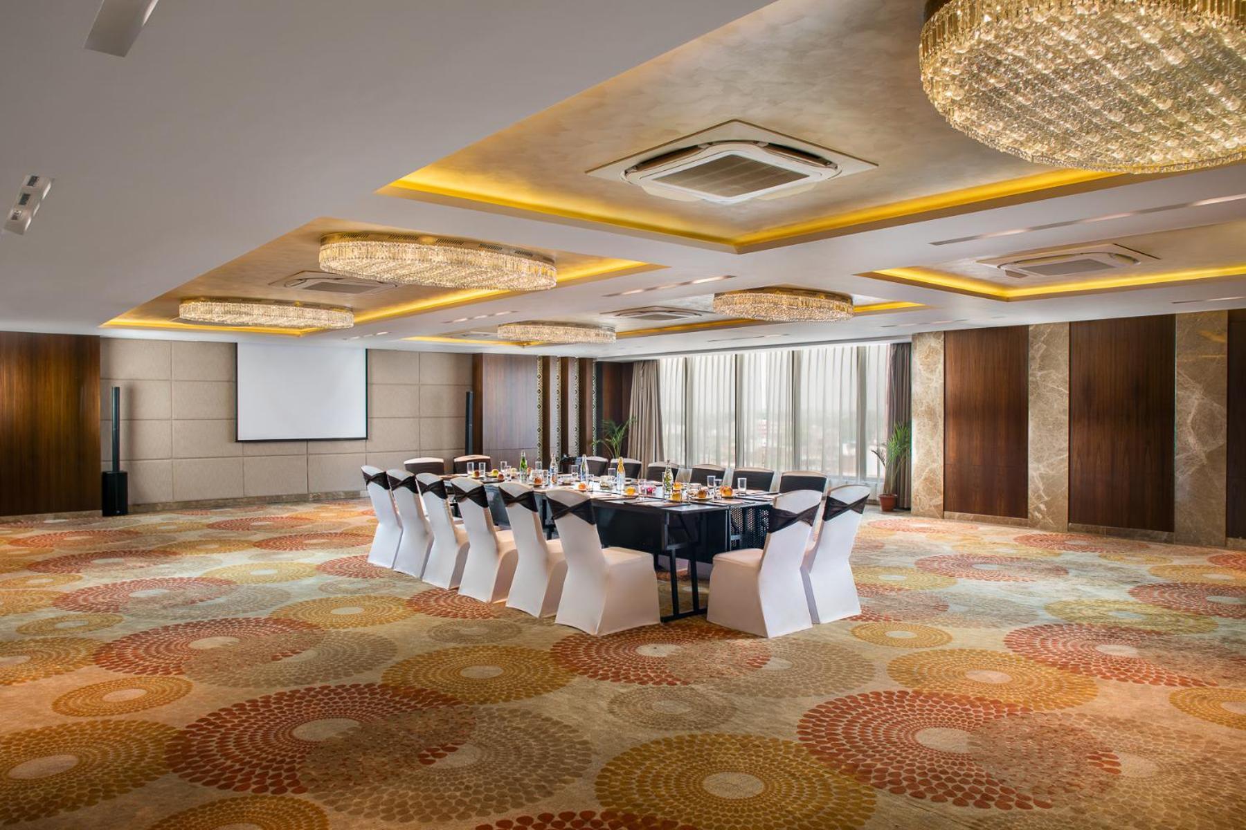 Nirvana Sarovar Portico Горакхпур Экстерьер фото