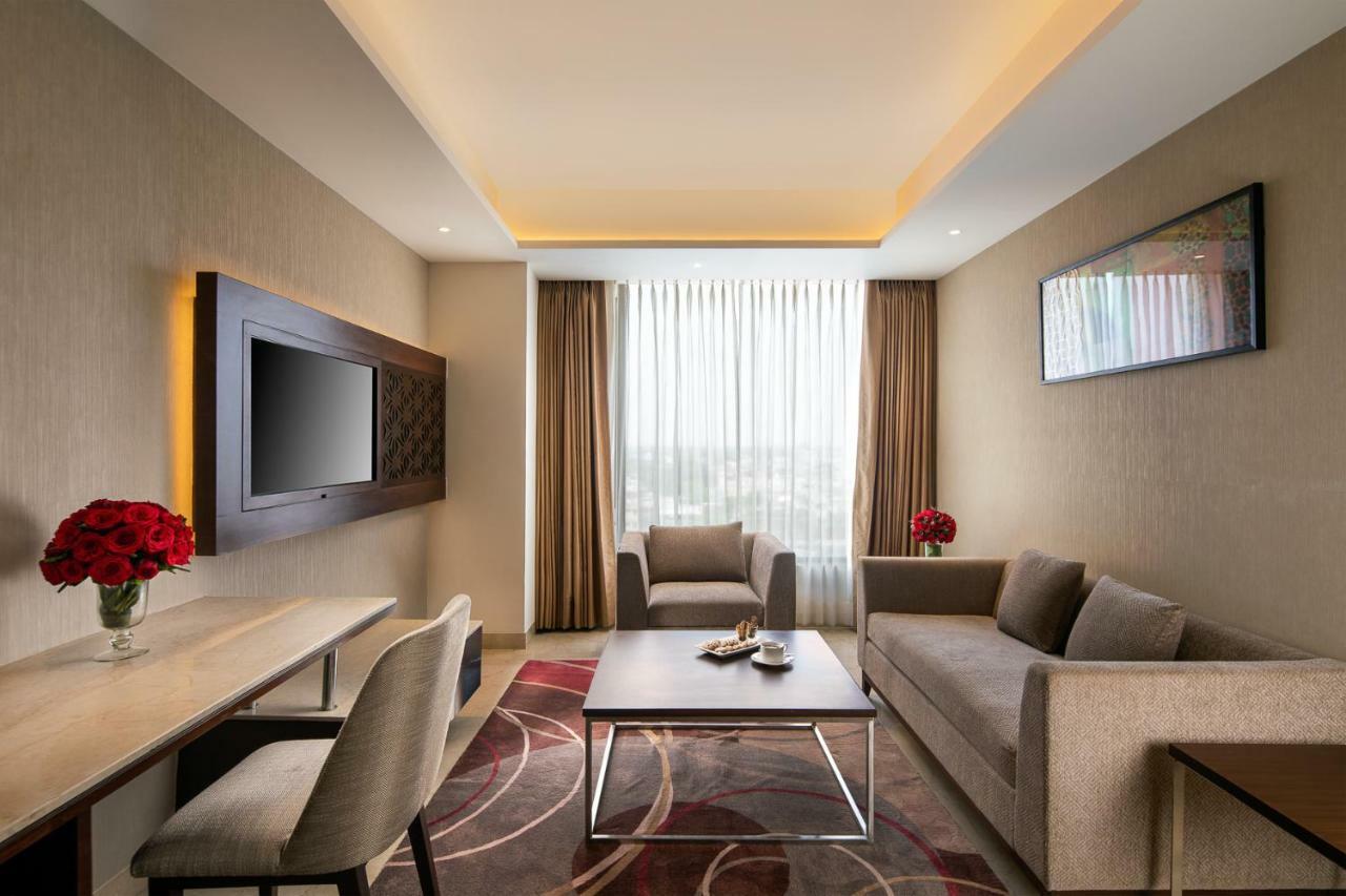 Nirvana Sarovar Portico Горакхпур Экстерьер фото